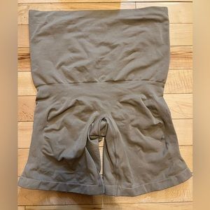 Yitty Nearly Naked Shaping Ultra High Waist Short size 1X/2X